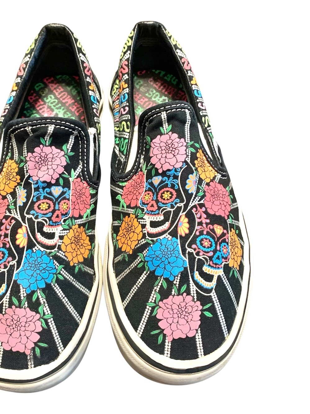 Vans Classic Slip On ‘Dia De Los Muertos’ Glow In The Dark M6 W7.5 - Picture 2 of 9
